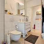 Oasis B3 *