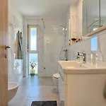 Oasis B3 *