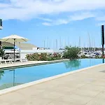 Oasis B3 *