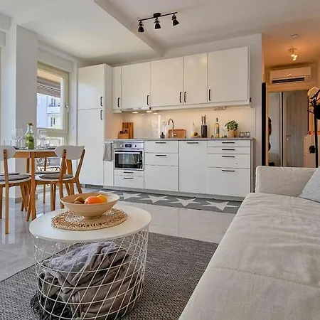 Oasis B3 Apartman *