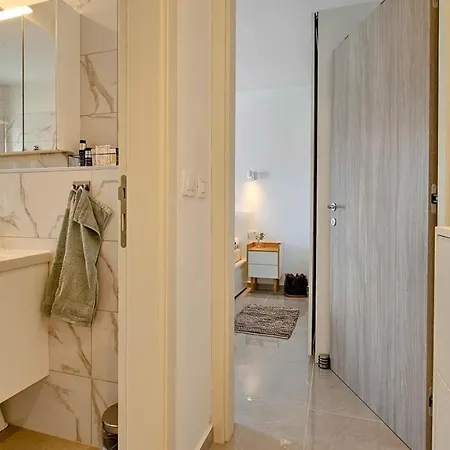 Oasis B3 Apartman *